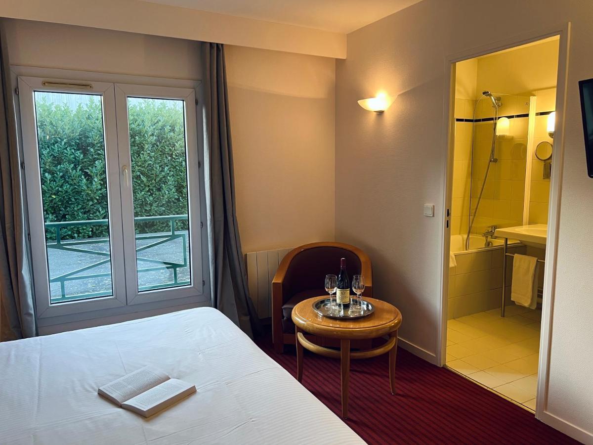 Hotel Le Pre Saint Germain Louviers Exterior foto